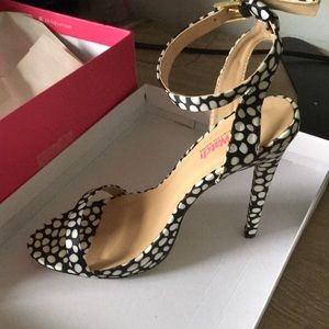 Polka dot sandal